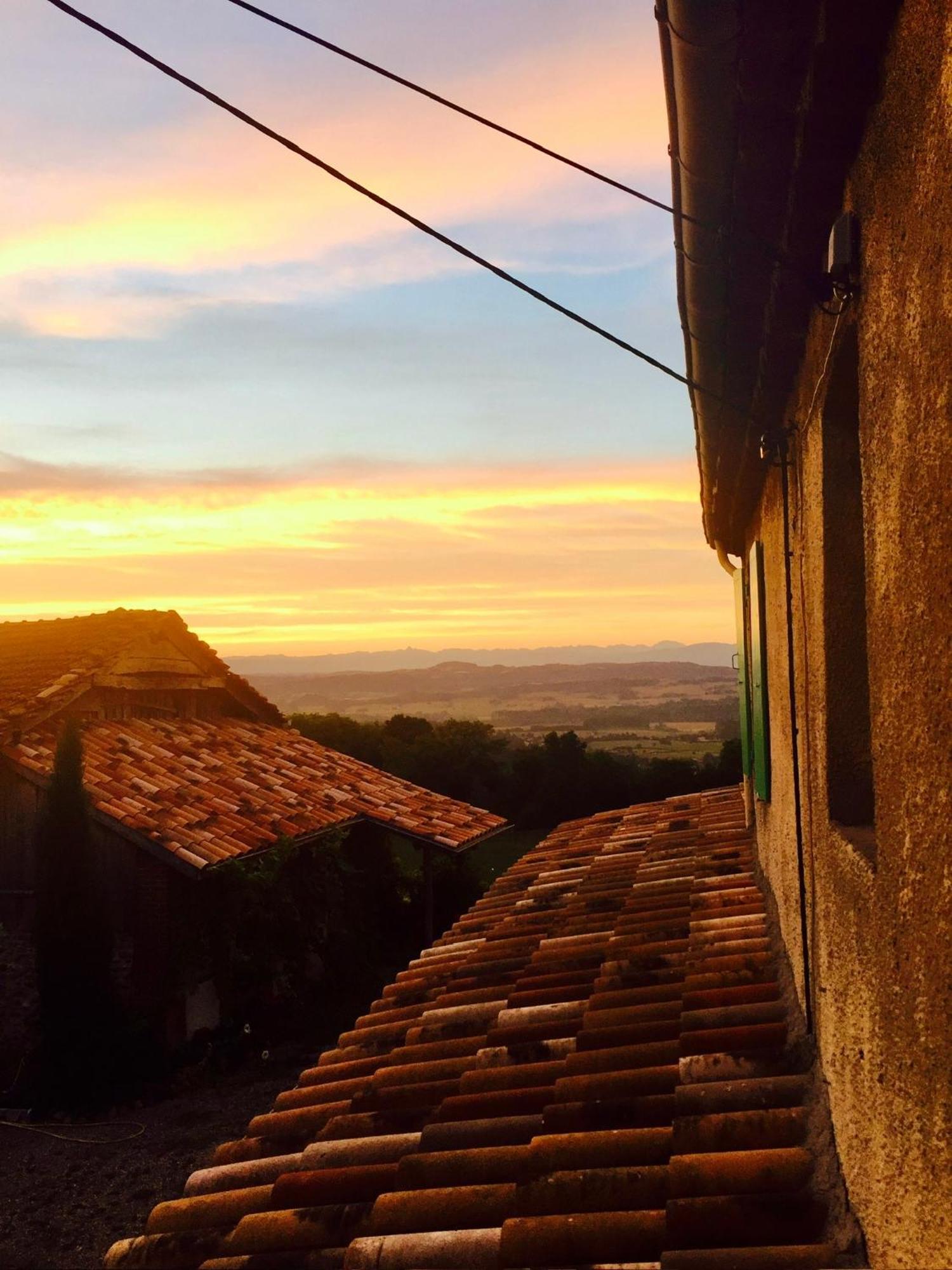 ホテル Les Garennes Saint-Uze エクステリア 写真